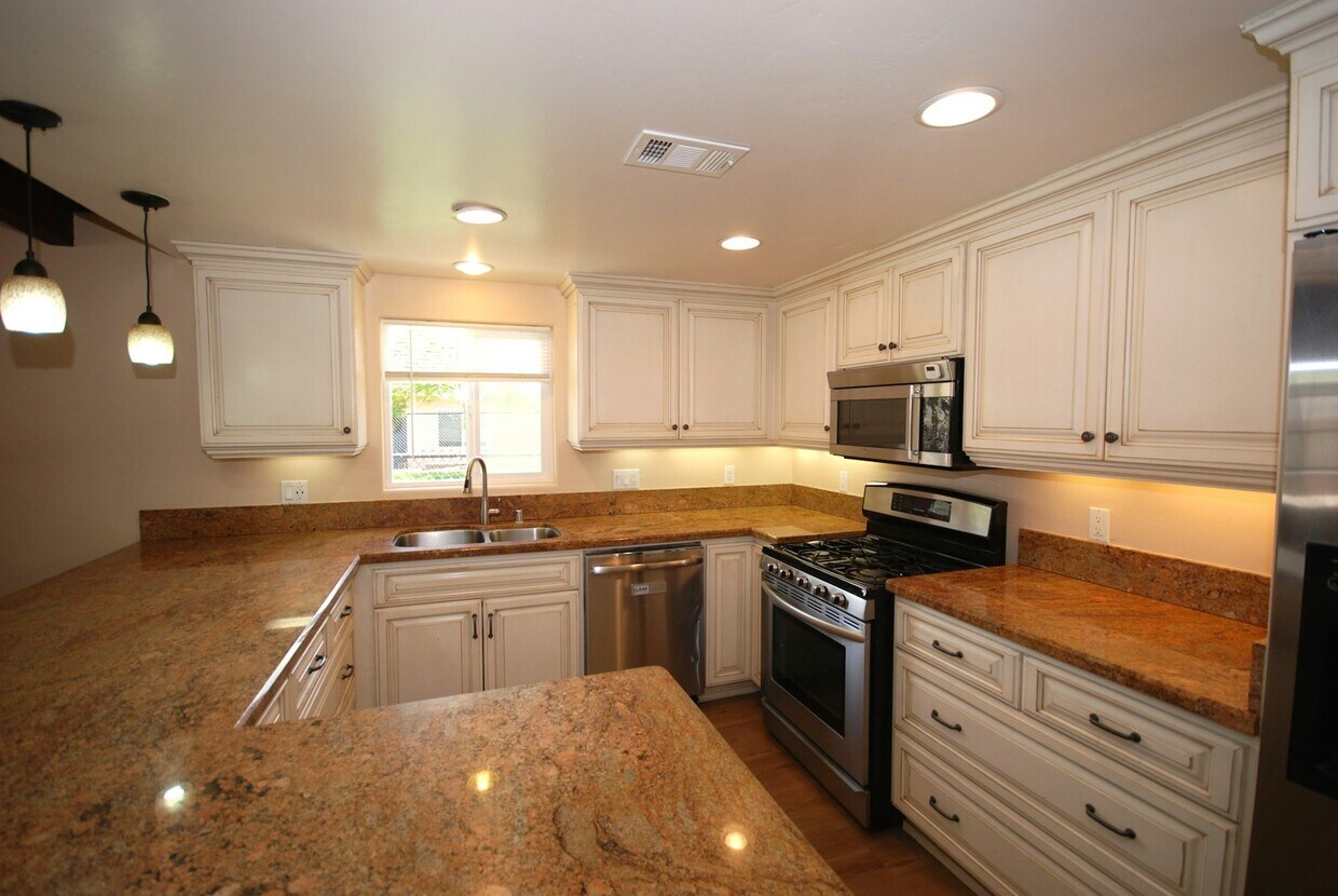 Primary Photo - 12404 Wade Way