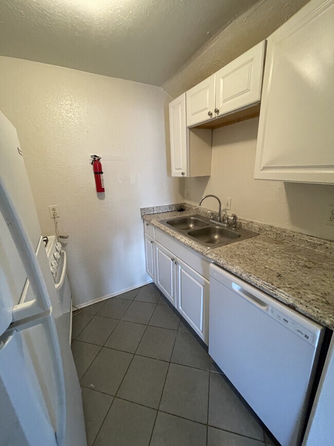 Building Photo - 4219 Perrier St