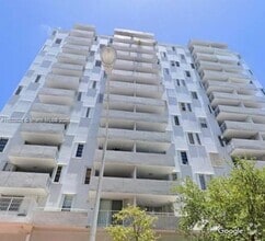 Building Photo - 1331 Lincoln Rd