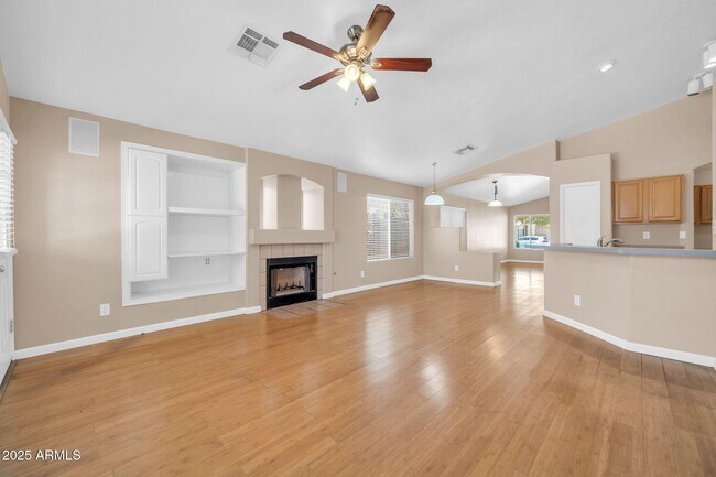 Foto del edificio - 8544 W Cherry Hills Dr