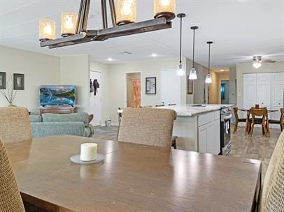 Building Photo - 73250 Broadmoor Dr