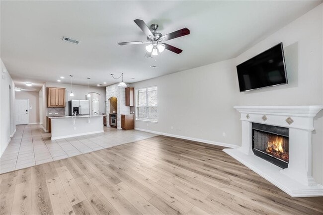 Building Photo - 203 Arrowhead Trail