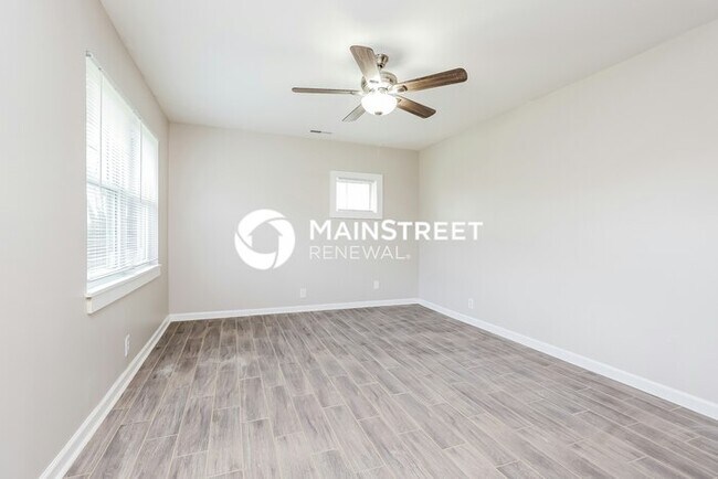Foto del edificio - 4 Bedroom Pet-Friendly Home in OLD HICKORY...