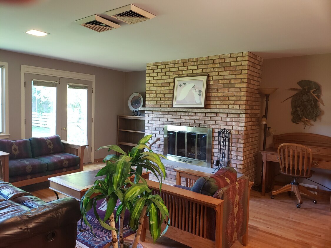 Foto principal - 1527 Prairie St