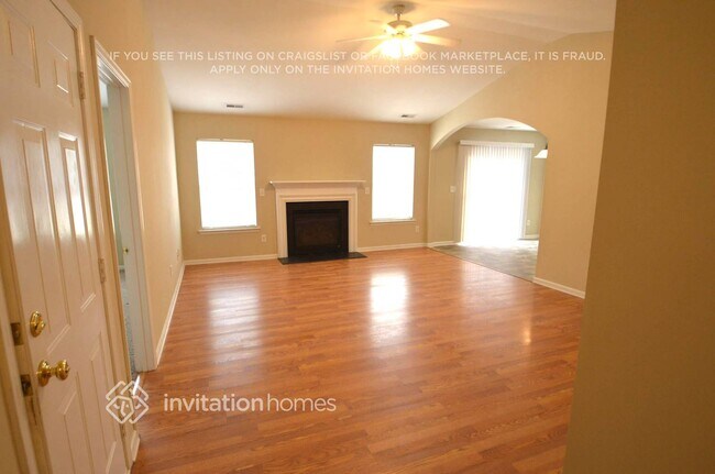 Building Photo - 2941 Deep Cove Dr NW