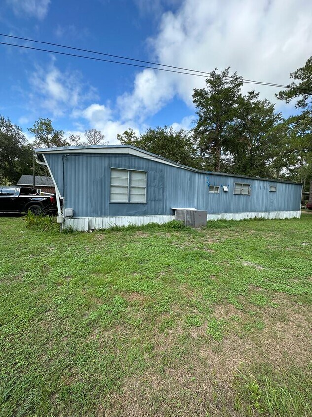 Foto principal - 7663 Bentwillow Dr