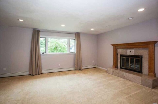 Building Photo - 131 Greenhaven Dr