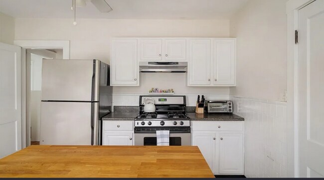 Building Photo - 38 Burgoyne St