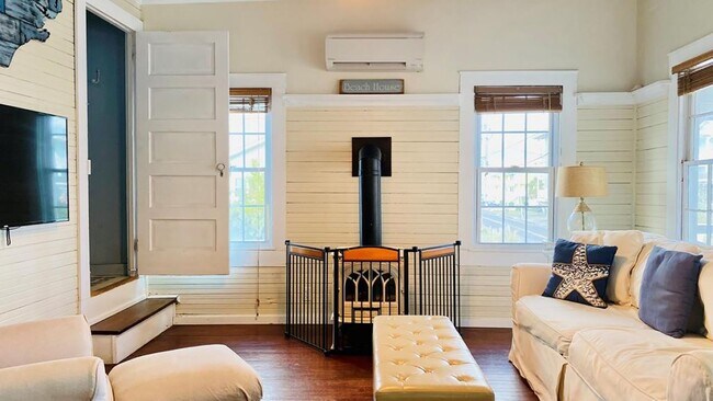 Building Photo - (C224) 719 Carolina Beach Avenue N, Caroli...