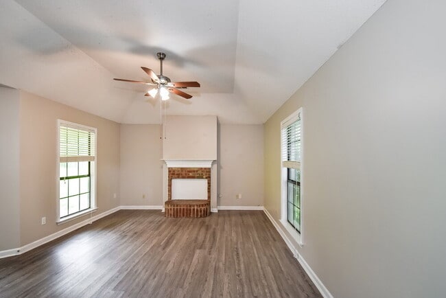 Building Photo - 4360 Breeds Hill Dr