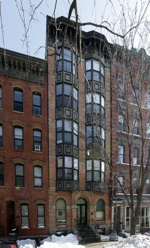 Primary Photo - 294 Barrow St