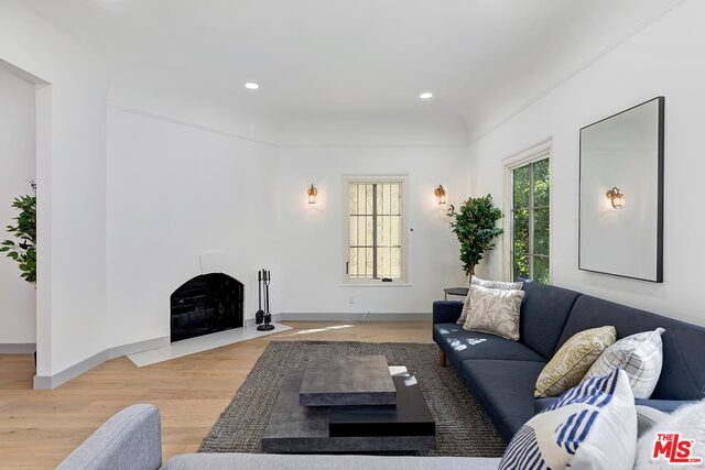 Building Photo - 1240 S Hayworth Ave