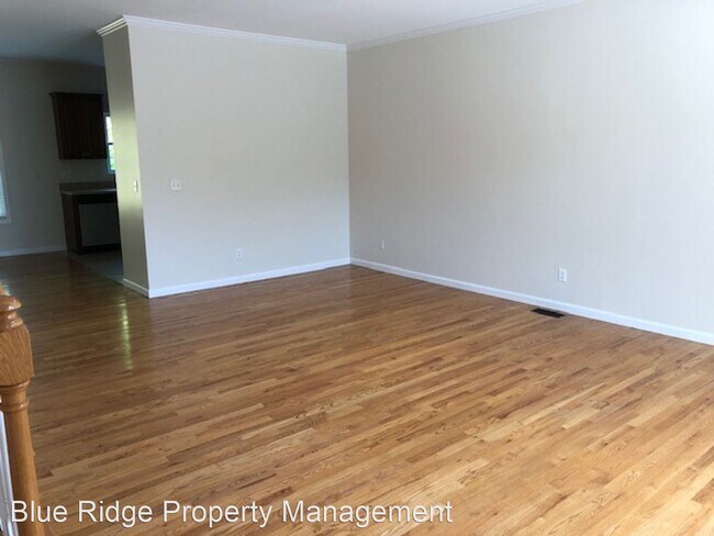 Building Photo - 3 br, 2.5 bath House - 624 Saint Andrews D...