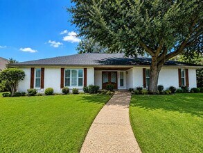 Building Photo - 12329 Cedar Bend Dr