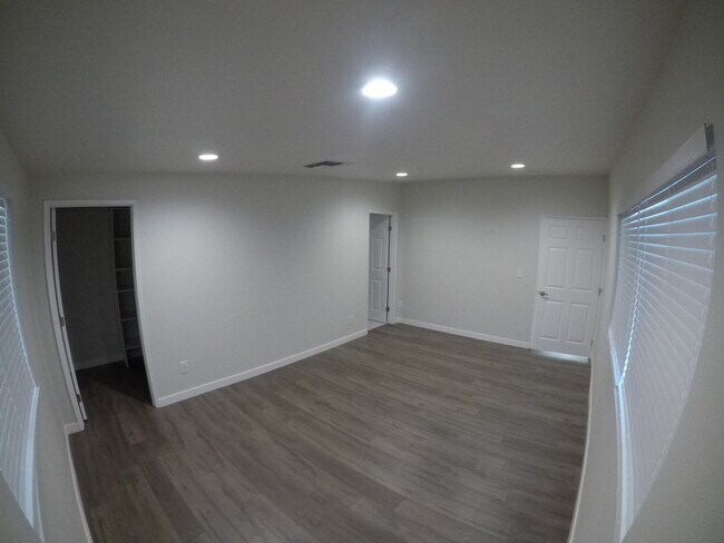 Building Photo - 2656 Larkin Pl