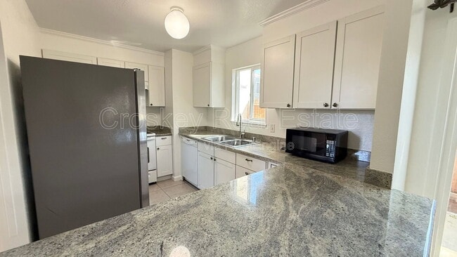 Foto del edificio - 3712 Willow Pass Rd