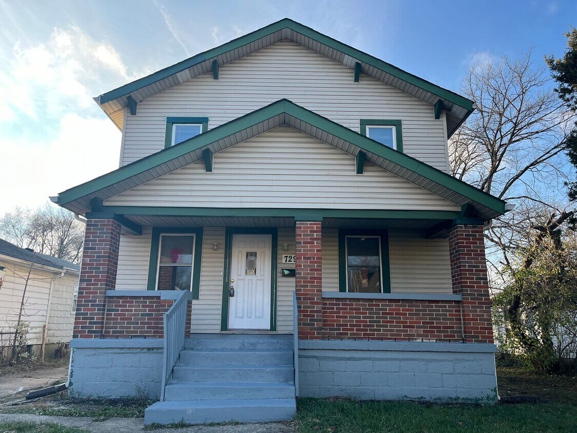 Primary Photo - 729 Crestmore Ave