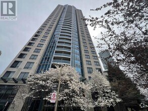 Building Photo - 330-1330 Burnhamthorpe Rd W