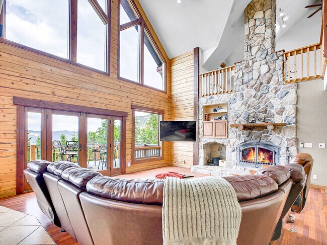 Building Photo - 785 Warren Gulch Rd