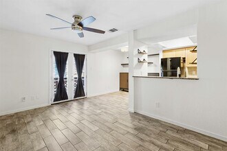 Building Photo - 3627 Menchaca Rd
