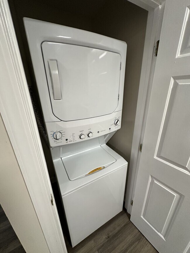 Foto del edificio - 2 Bedroom 2 Bathroom Condo!