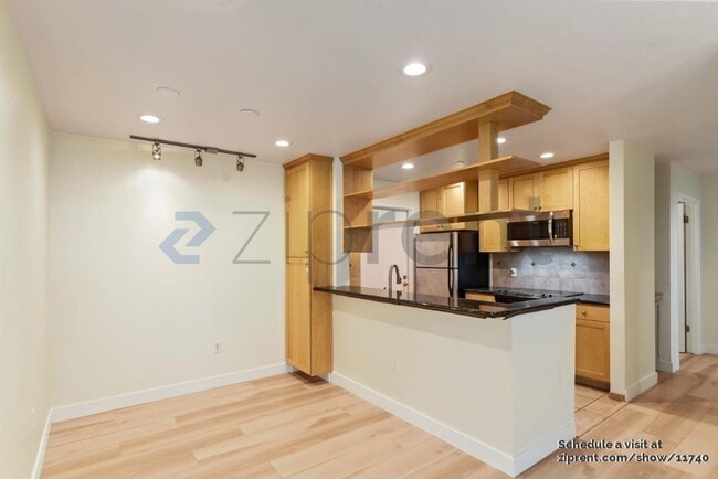 Building Photo - 629 Celebration Ct