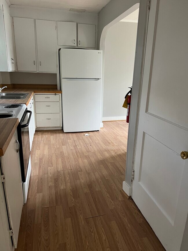 Kitchen - 56 Long St