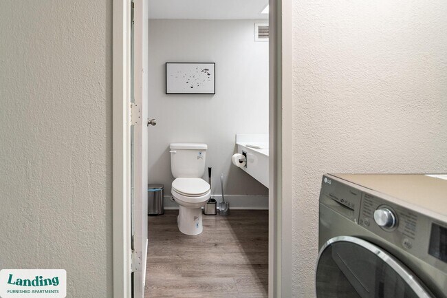 Foto del edificio - 1362 Passenger St