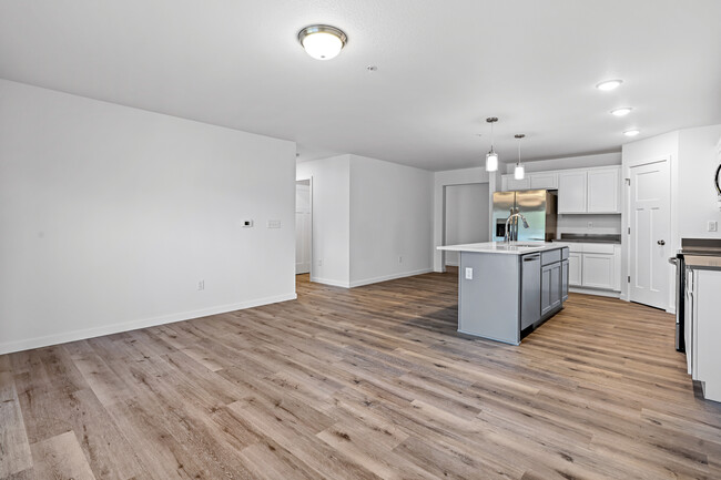 Building Photo - Willow Estates