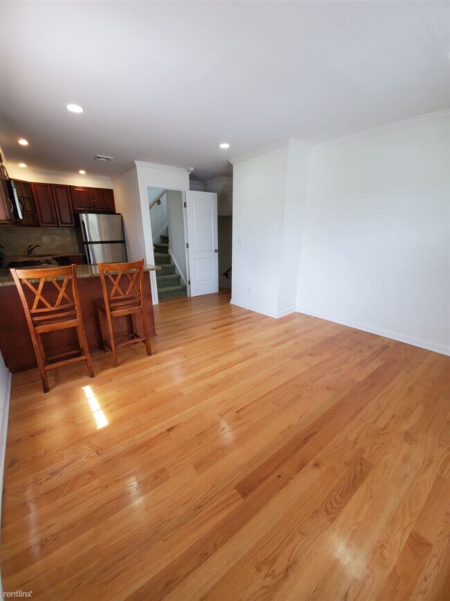 Building Photo - 1 br, 1 bath Condo - 24 Kirkham Pl Apt 2