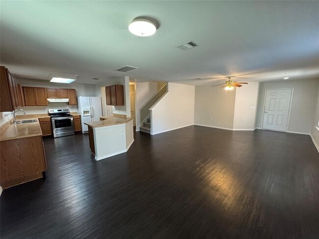 Building Photo - 7020 Doyal Dr