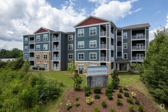 Building Photo - 10 Newbridge Apartments