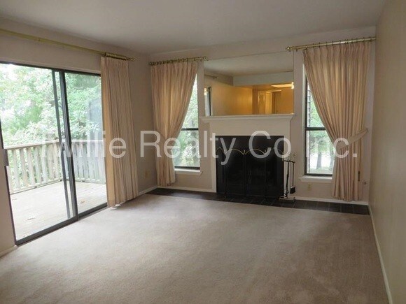 Primary Photo - 12100 Rainwood Rd