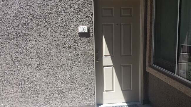 Foto del edificio - 3411 Cactus Mountain St