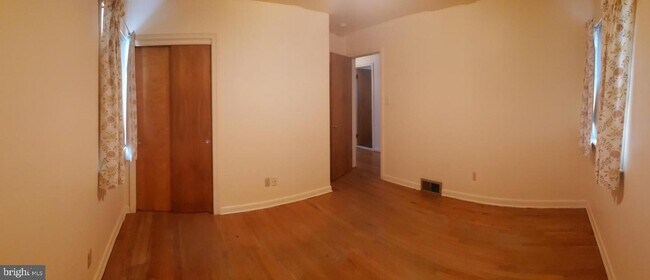 Building Photo - 842 Noland Dr