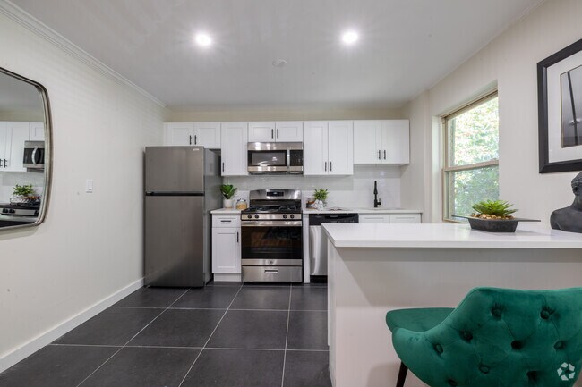 1 habitación, 1 baño - 575 pies cuadrados - Área de comedor - Lakeview Apartments