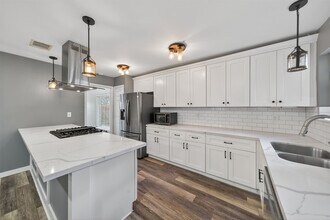 Building Photo - 31114 Stella Ln