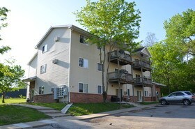 Primary Photo - 1205 E Bell Ave