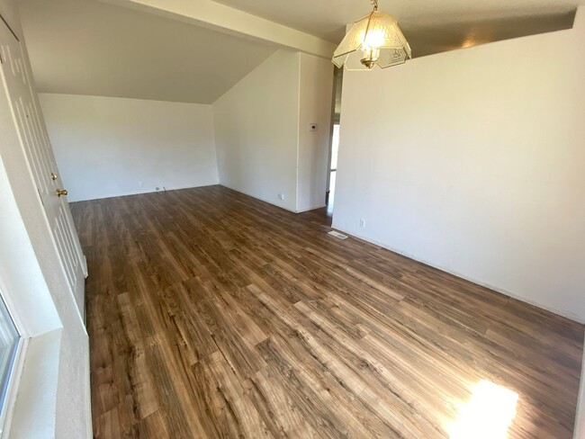 Building Photo - 3 Bed, 2 Bath Home for Rent in Kittitas!