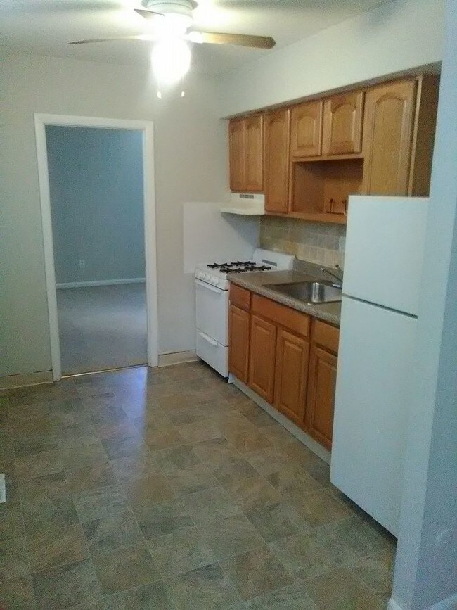 Building Photo - 5711 Erdrick St