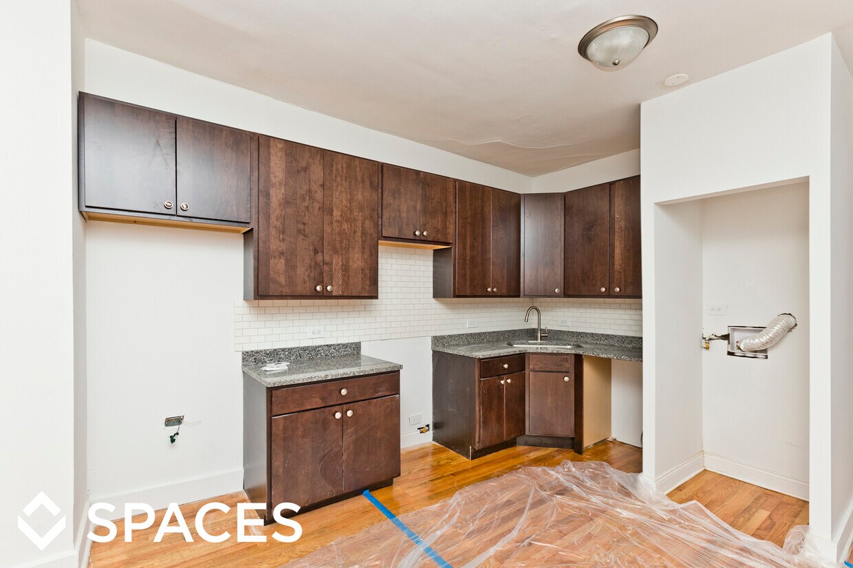 3136 N Southport Ave, Chicago, IL 60657 Rentals in Chicago at 3136 N