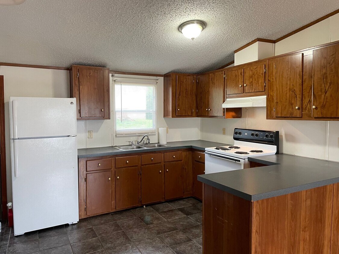 Foto principal - Three Bedroom Trailer Home in Rhodhiss Wit...