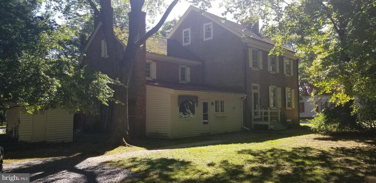 Primary Photo - 937 Ye Greate St