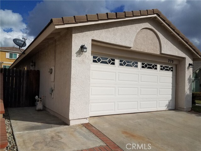 Building Photo - 775 Falcon View St