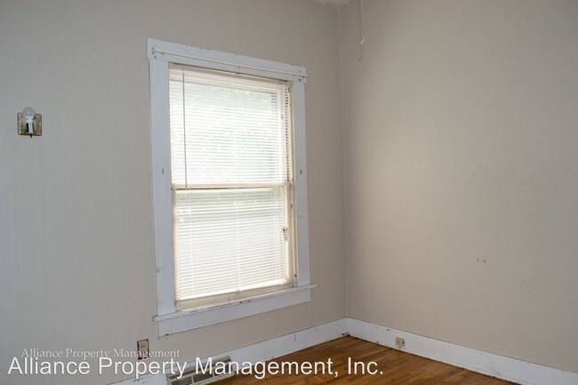 Building Photo - 1637 Fairview Ave