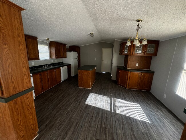 Foto del edificio - 141 Fox Meadow Dr