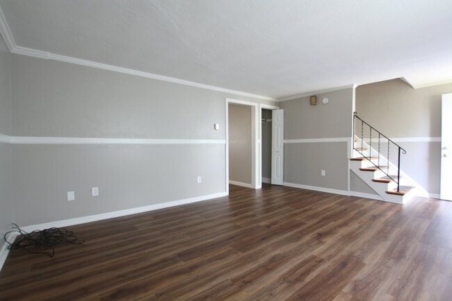Building Photo - 709 Coulter St