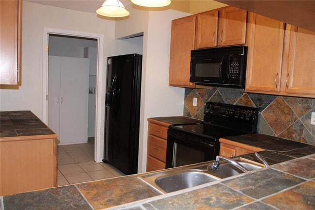 Foto del edificio - 3720 69th St E