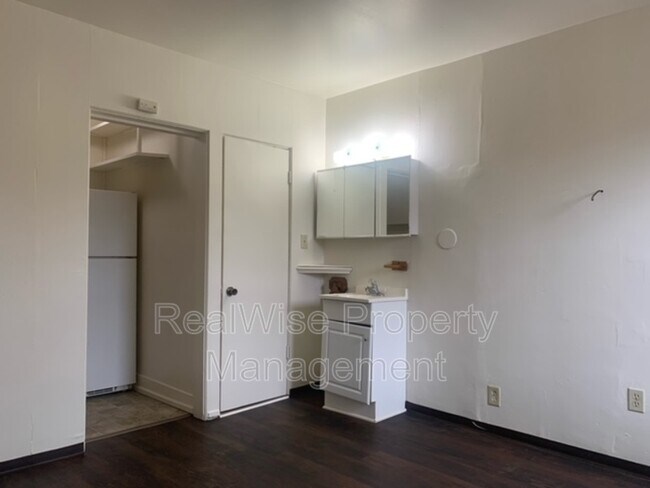 Foto del edificio - 707 NE 6th St