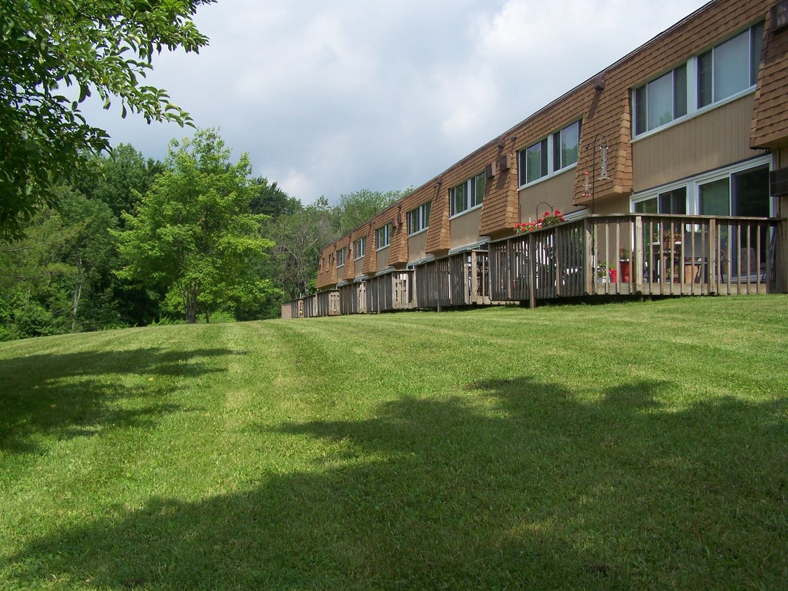 Chardon Apartments